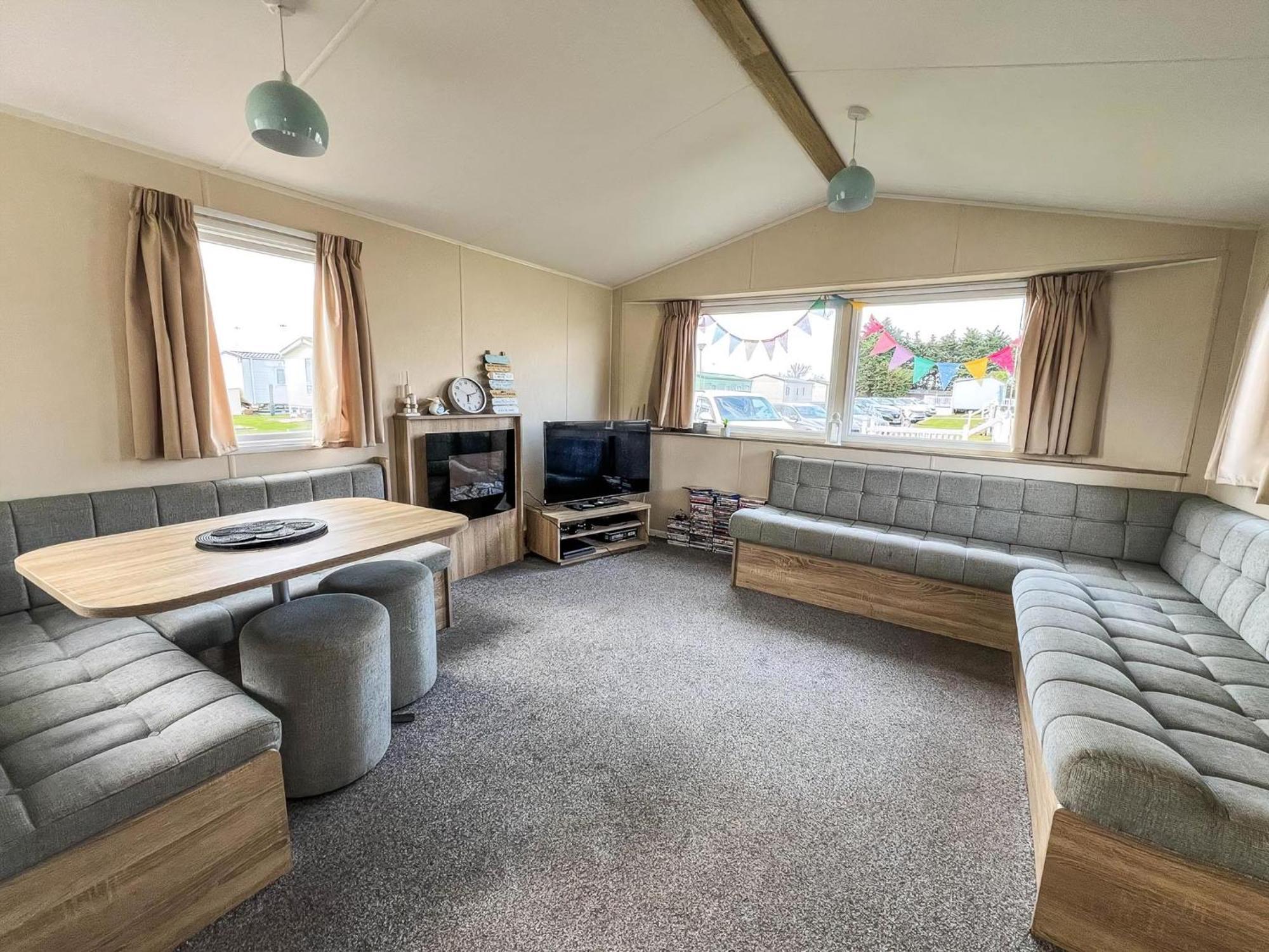 Modern 6 Berth Caravan With Wifi At St Osyth Beach In Essex Ref 28051Fv Clacton-on-Sea Exterior photo