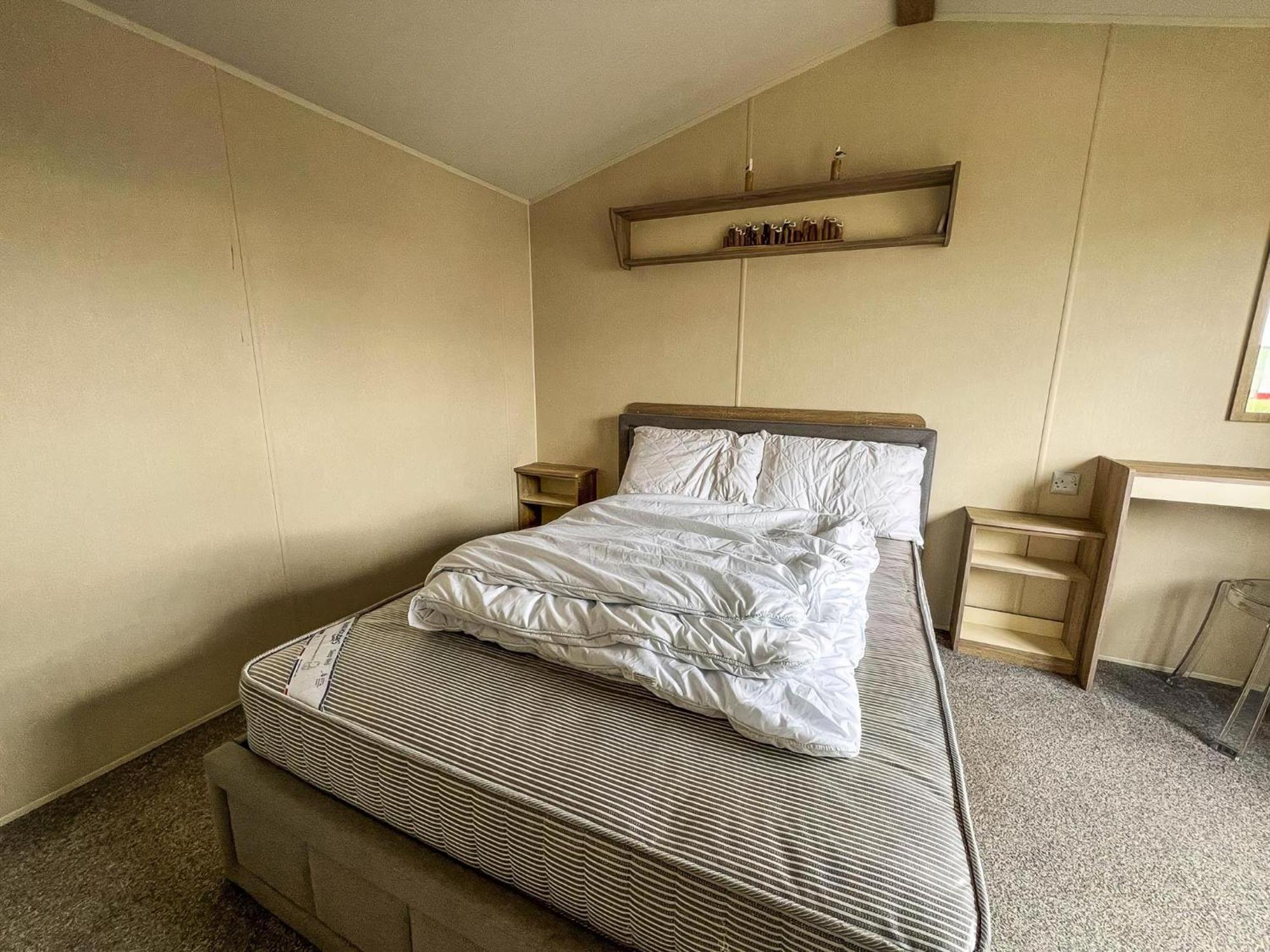 Modern 6 Berth Caravan With Wifi At St Osyth Beach In Essex Ref 28051Fv Clacton-on-Sea Exterior photo